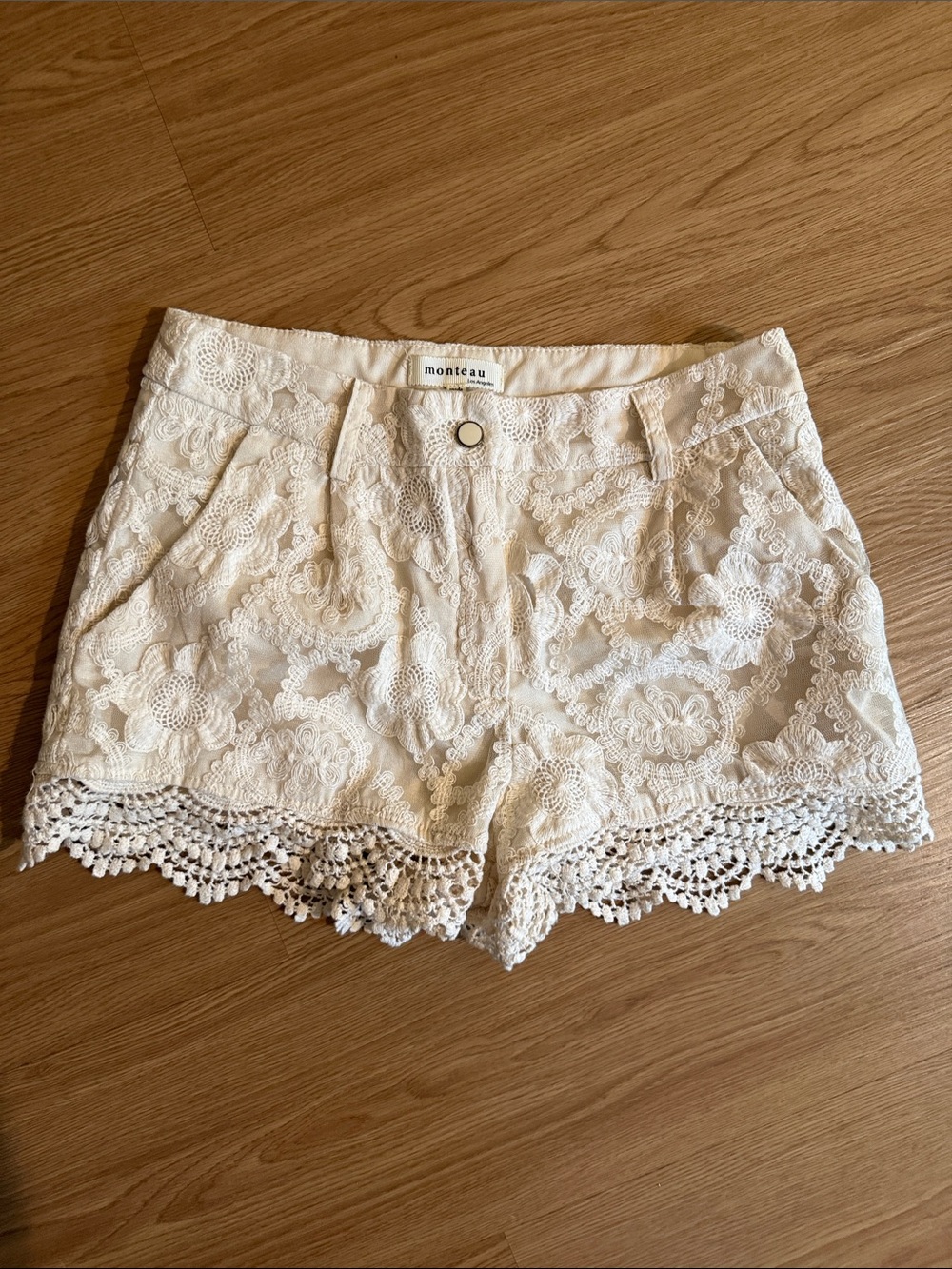 Monteau Cream Lace Crochet Trim High-Waist Women's Shorts